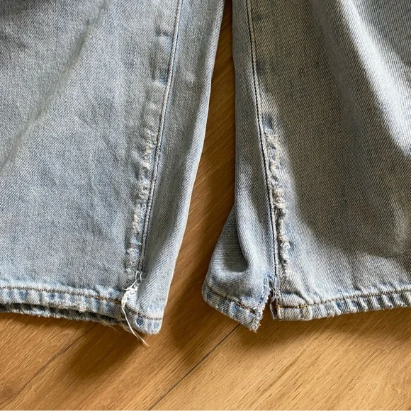 Citizens of Humanity McKenzie curved straight leg light wash distressed jeans 28 - Picture 11 of 11